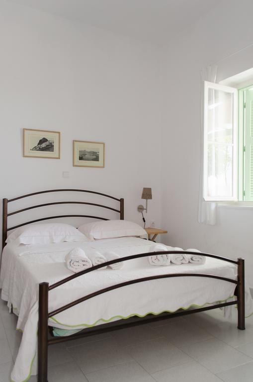 Georgias House Apartment Skyros Bilik gambar